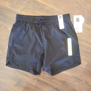 Mondetta Women's Stretch Recycled Fabric Woven Pull-On Shorts